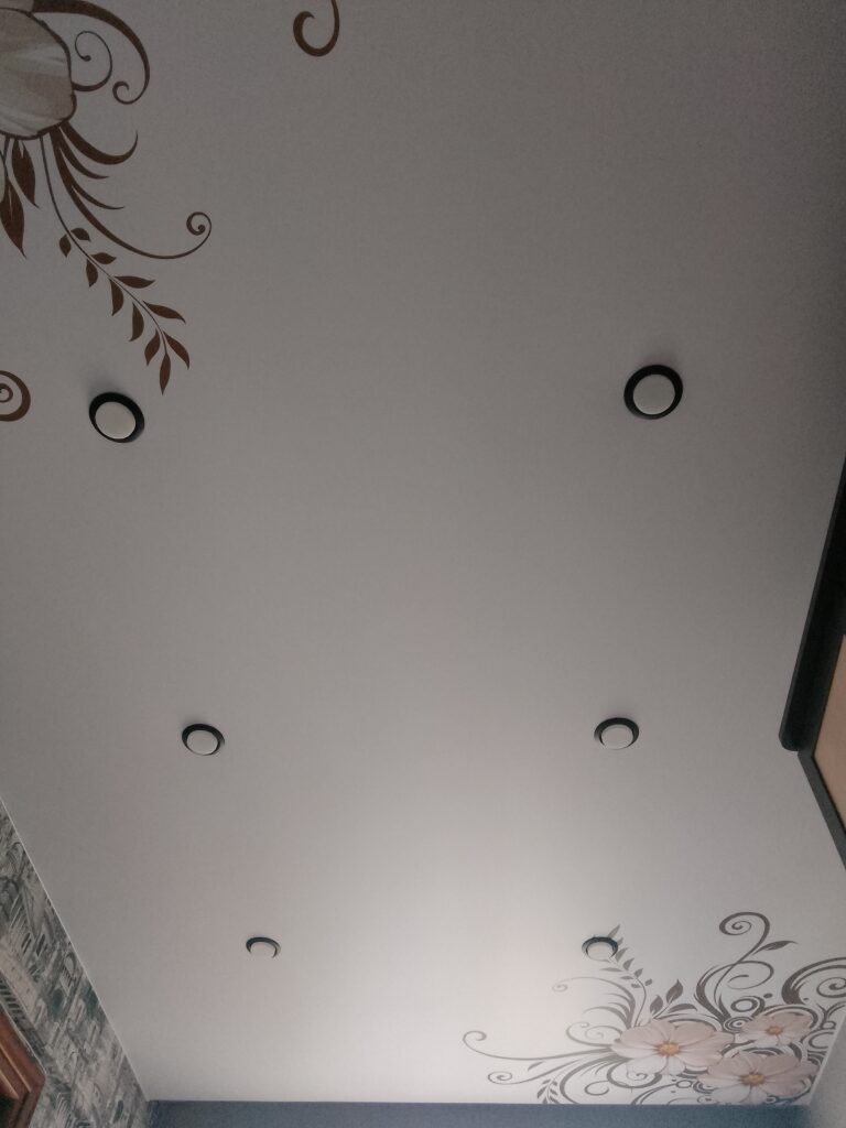 фотопечать на потолок в спальне