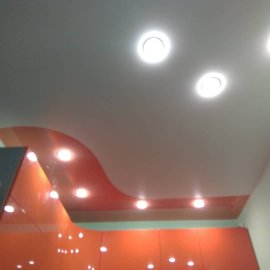 Комбинирование натяжного потолка на кухне Небо-люкс.рф -2