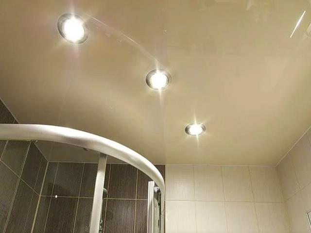 натяжной потолок в ванной комнате (18)