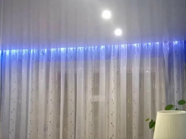 ниша с скрытым карнизом для штор в натяжном потолке (6)