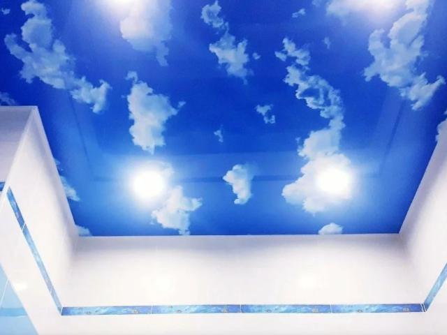 натяжной потолок в ванной комнате (15)