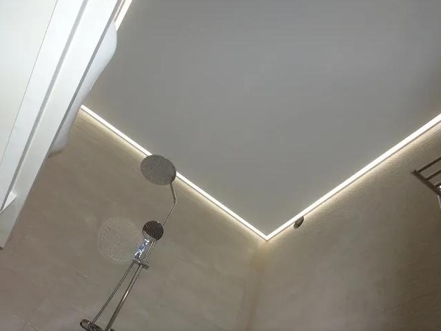 натяжной потолок в ванной комнате (41)