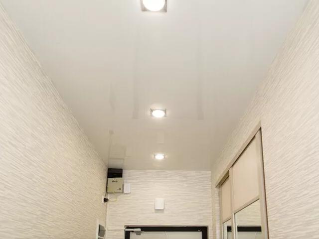 натяжной потолок в коридоре (24)