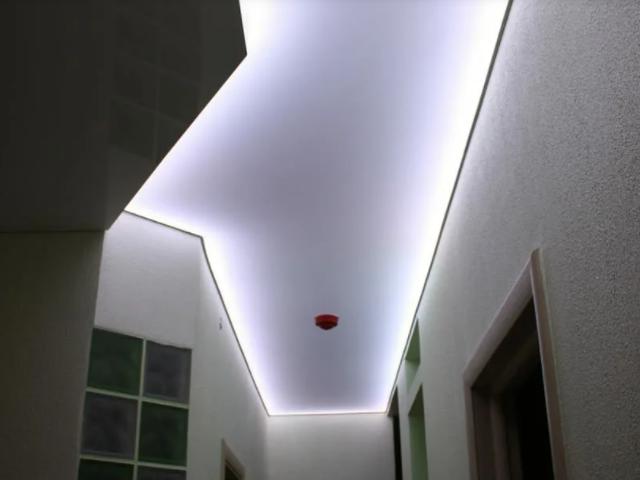 натяжной потолок в коридоре (48)